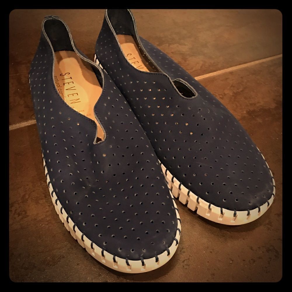 Steven blue leather white rubber bottom slipon 7.5